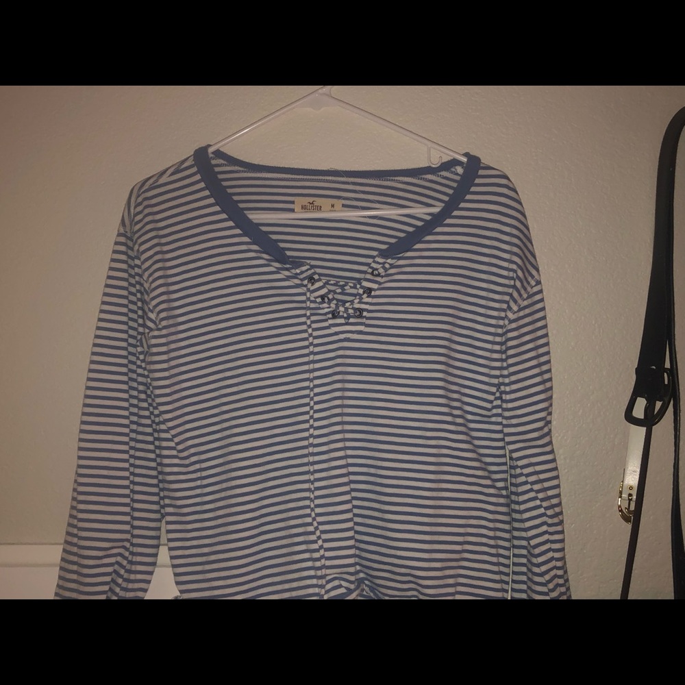 Médium stripped hollister crop top